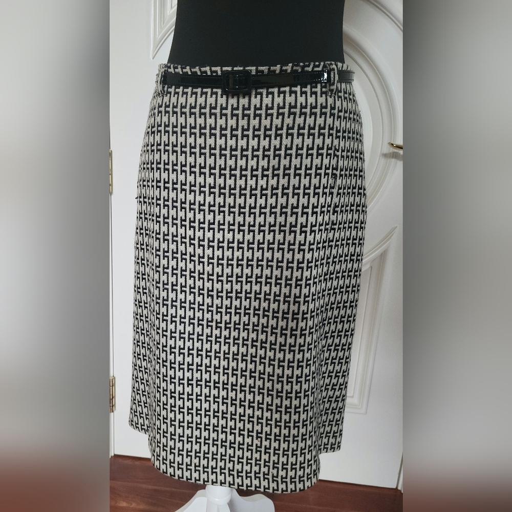 Wool skirt
